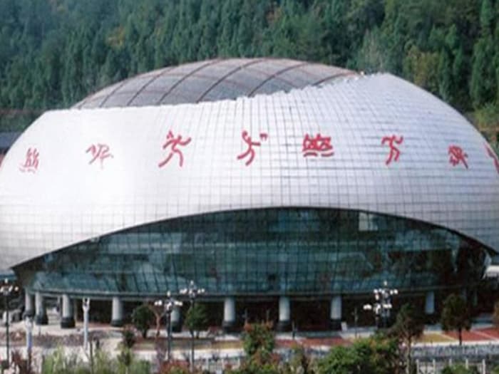 淮安体育中心球形网架加工安装